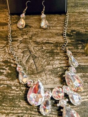 Sparkling Clear Teardrop Statement Necklace and Earring Set